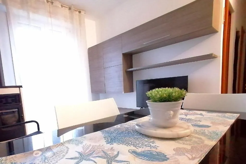 Lido Scacchi Sea View Apartment - Beach Included Lido di Scacchi